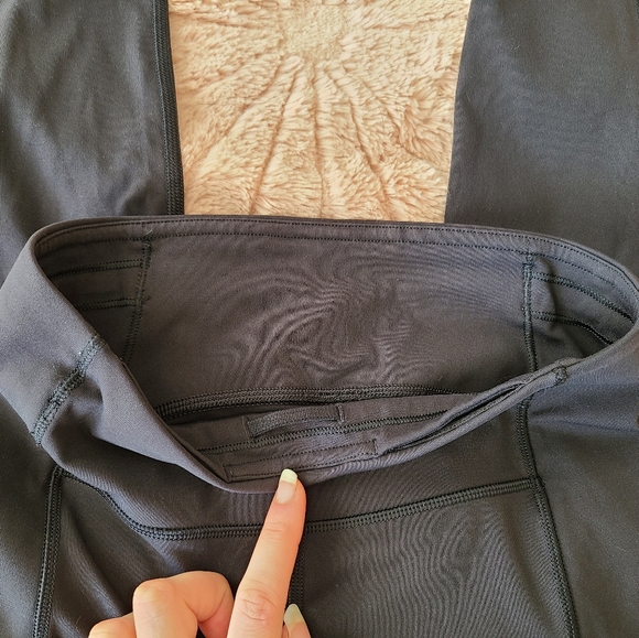 Lululemon Speed Up Tight Size 2, 31" inseam - Picture 4 of 7
